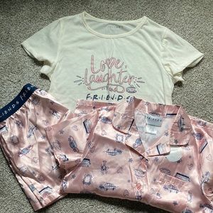 NWT FRIENDS 3 Piece Sleepwear Set